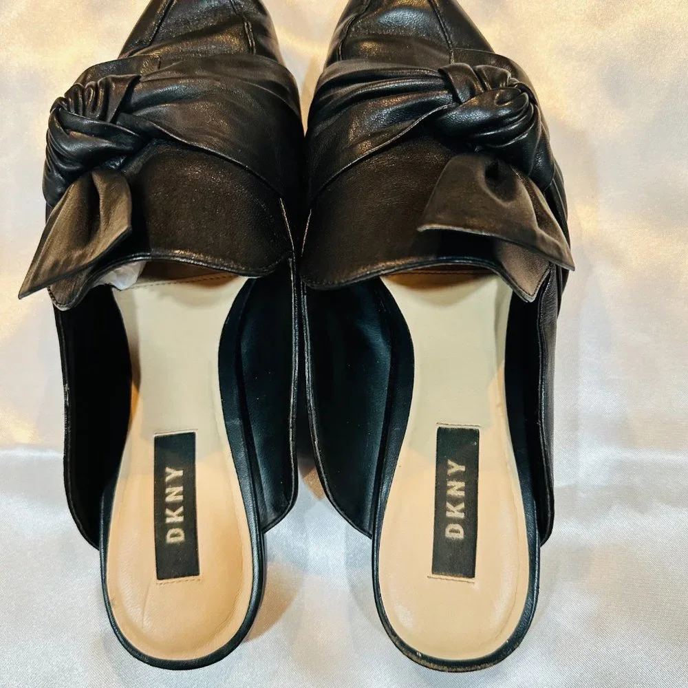 DKNY Black Leather Flat Mules with Top Knot, Size 8 - Picture 2 of 10
